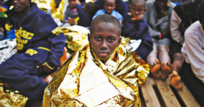 Copertina di Stretta sui fondi per i minori stranieri non accompagnati, l’allarme dei comuni e i rischi per i loro diritti