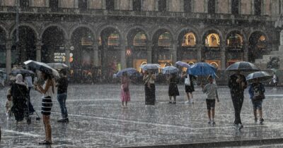 Copertina di Maltempo in arrivo da Nord a Sud: allerta arancione in Toscana, rischio accumuli di pioggia