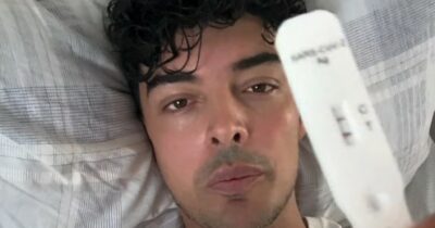 Copertina di “Sono positivissimo al covid. Durante la pandemia sono stato in ospedale con l’ossigeno attaccato e la fottuta paura di morire”: Stash parla delle sue condizioni di salute