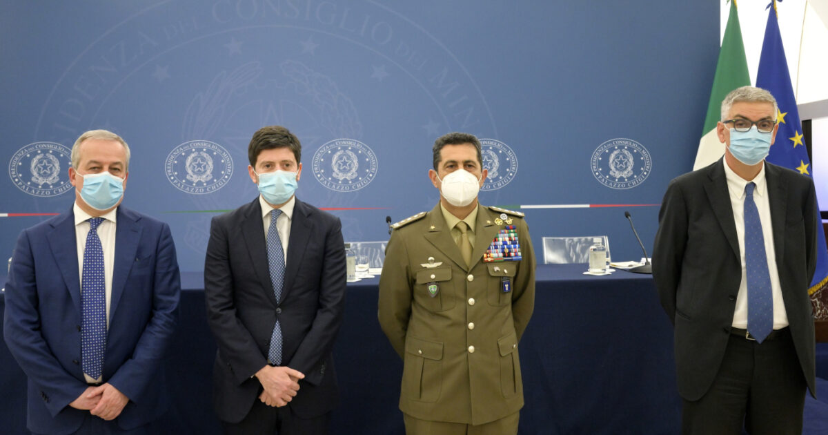 Covid, le discussioni del Cts nel 2021 sulla sicurezza del vaccino Astrazeneca: come si arrivò all’ok di Figliuolo agli open day Covid, le discussioni del Cts nel 2021 sulla sicurezza del vaccino Astrazeneca: come si arrivò all’ok di Figliuolo agli open day