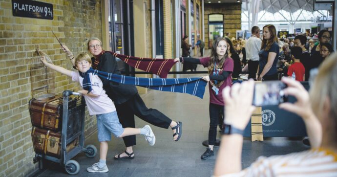 Si scatena la “Harry Potter mania”  A Milano il quartier generale dei fan