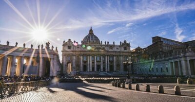 Copertina di World Meeting on Human Fraternity 2025, due giorni per dialogare e costruire con incontri e concerti