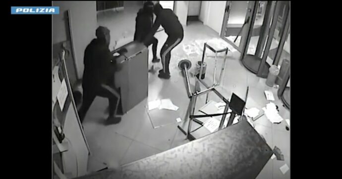 Uccise due rapinatori in fuga, gioielliere condannato a 14 anni in appello. L’imputato: “Giudici non hanno avuto coraggio”