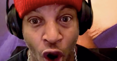 Copertina di Reggie Carroll è stato ucciso in una sparatoria nel Mississippi, arrestato un sospettato: il comico vittima di un tentativo di rapina finito male