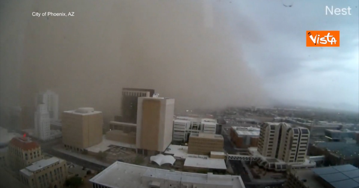 Tempesta di sabbia in Arizona, le immagini di Phoenix ricoperta di polvere