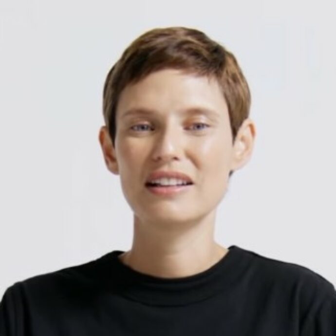 “Quando ho scoperto il cancro ho detto di essere stata stupida a non essermi tolta le ovaie ma non è una decisione facile. Oggi non sapete che darei per riavere il ciclo”: parla Bianca Balti