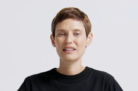 “Quando ho scoperto il cancro ho detto di essere stata stupida a non essermi tolta le ovaie ma non è una decisione facile. Oggi non sapete che darei per riavere il ciclo”: parla Bianca Balti