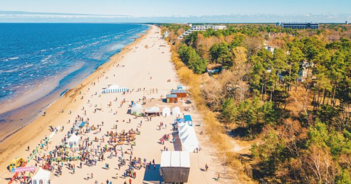 Il destino di Jurmala.  Una spiaggia infinita in bilico tra Est e Ovest