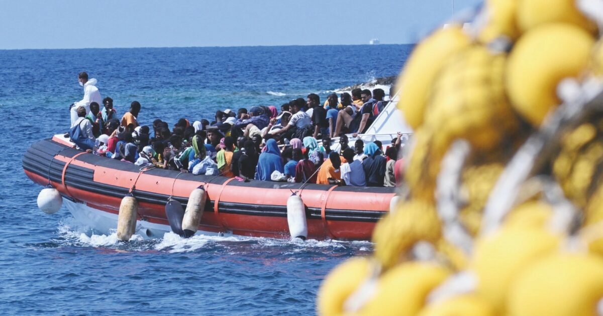 due ricercatori italiani hanno ricostruito il codice degli scafisti che utilizzano social ed emoticon