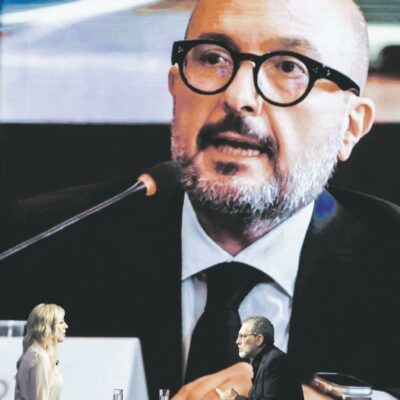 Copertina di L’ex marito di Boccia: “Picchiava anche me, sposata per inganno”