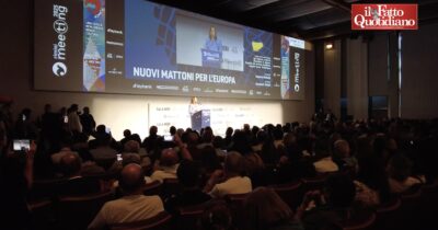 Copertina di Metsola replica a Draghi: “Ue spettatrice su Ucraina? Kiev non sarebbe libera senza il sostegno europeo”