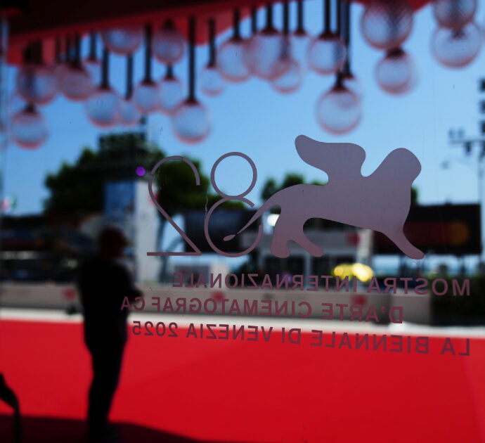 Al via la Mostra del cinema di Venezia: fuochi d’artificio numerici per nascondere il fango sotto il red carpet