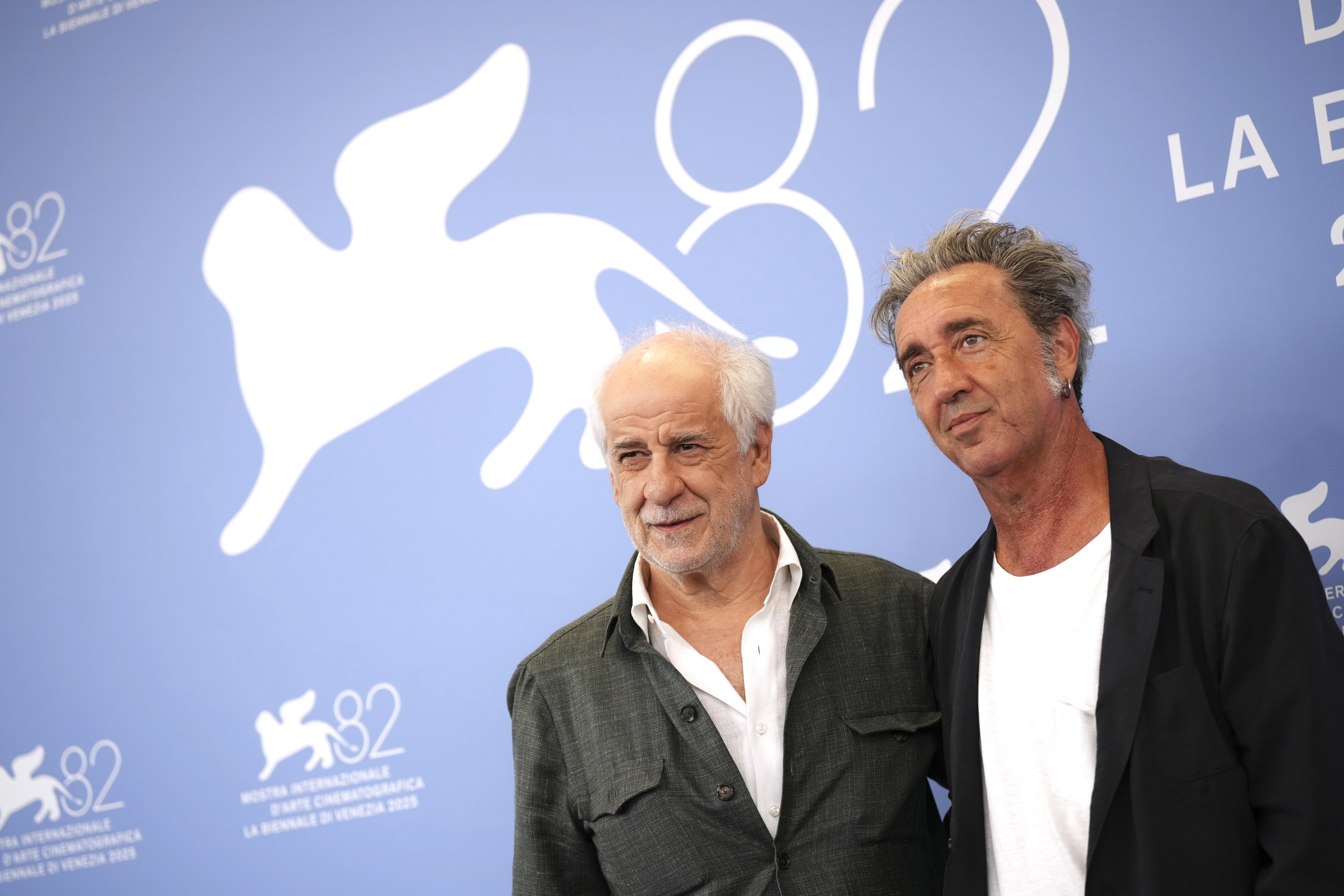 Venezia 2025, “La Grazia” di Paolo Sorrentino fa impallidire tre quarti di cinema italiano con un Presidente tra Scalfaro e Mattarella e i dubbi sull’eutanasia. Spunta anche Guè