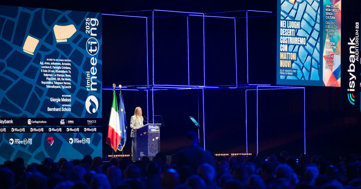 meloni al meeting invasioni di campo da alcuni giudici politicizzati non ci fermeranno avanti con la riforma
