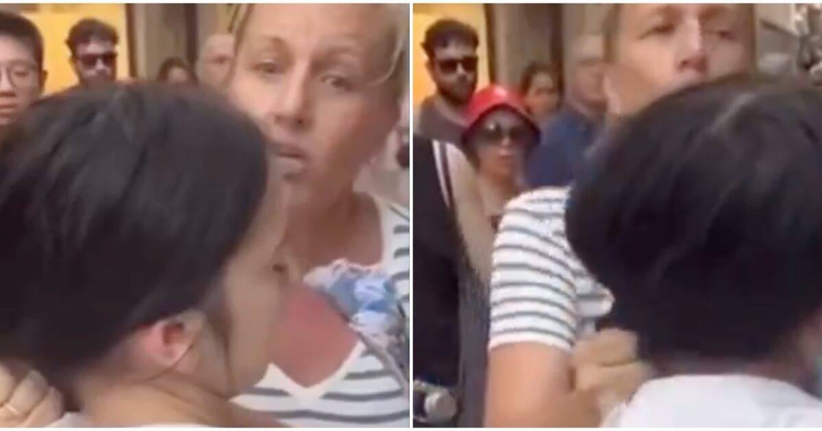 “Ha rintracciato la borseggiatrice tredicenne e l’ha afferrata per i capelli fino all’arrivo della polizia”: il video di una turista americana derubata a Venezia diventa virale