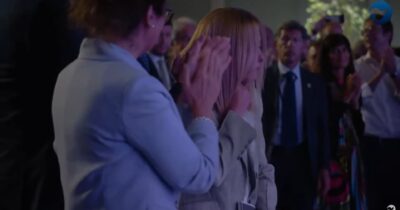 Copertina di Standing ovation per Meloni al Meeting di Rimini. E le si commuove – Video