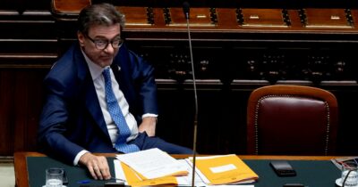 Copertina di Abitudini estive: la telenovela sulle banche