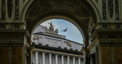 Copertina di San Carlo, congelato il ricorso di Manfredi. La procura apre un fascicolo sulla gestione