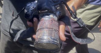 Copertina di Il video che smentisce la versione israeliana del “tragico errore”: prima il raid all’ospedale Nasser, poi due razzi contro giornalisti e sanitari a Gaza