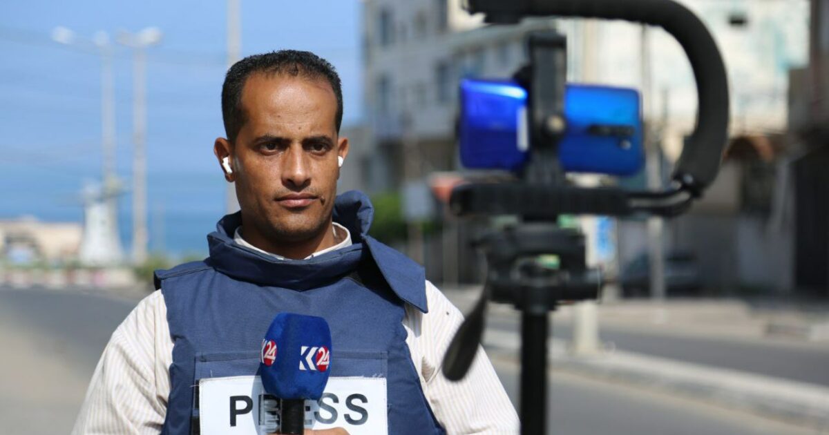 Il racconto dei reporter di Gaza: “Ogni giorno alla prima esplosione prendiamo la telecamera. Israele non vuole che documentiamo la fame e i crimini contro i civili” Il racconto dei reporter di Gaza: “Ogni giorno alla prima esplosione prendiamo la telecamera. Israele non vuole che documentiamo la fame e i crimini contro i civili”