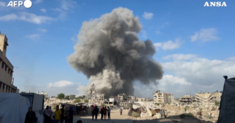 Copertina di Bombardamenti incessanti su Gaza City, esplosioni e nuvole di fumo e polvere – Video