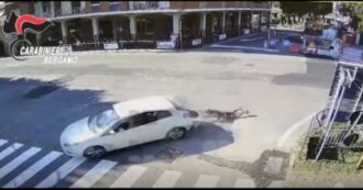 Copertina di Picchiato in strada e investito con un’auto: due giovani accusati di tentato omicidio – Video