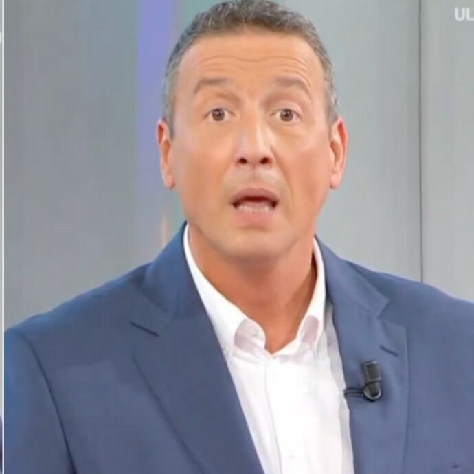 Interruzione improvvisa di Unomattina Estate, Alessandro Greco ferma tutto e chiede di “rifare”, ma il programma è in diretta. Poi le scuse. Cosa è successo