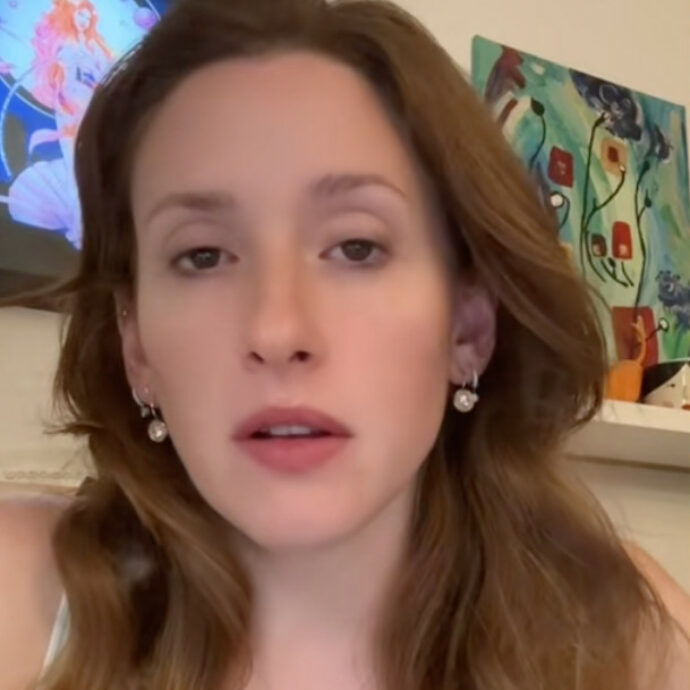 “Le mie foto sono finite in un sottobosco a me sconosciuto con i peggiori commenti. Per giorni ho fatto fatica a respirare”: la denuncia della violinista Eleonora Montagnana