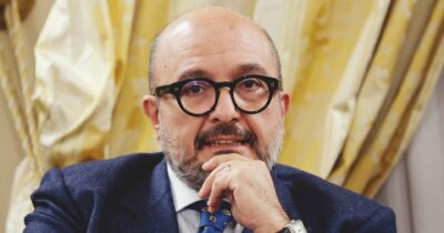 Copertina di Campania, destra disperata: Sangiuliano tirato in ballo, ma si sfila