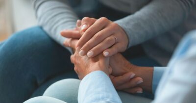 Copertina di Cristina Scarpetti: “Uccisi mia madre malata  e  ora porto io la sua croce”