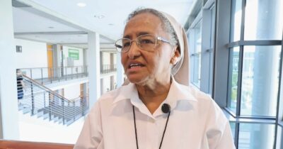 Copertina di La suora comboniana Azezet Kidane: “Il mondo fermi Israele: così cancella un popolo”