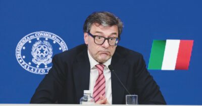 Copertina di Buyback: scontro sulle banche, ma la tassa  è su tutte le società