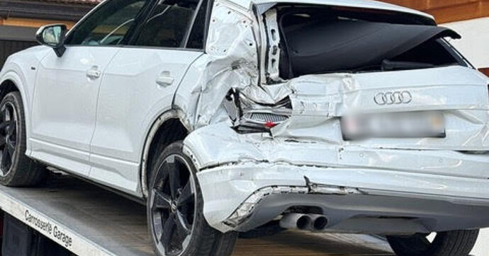 Un tir mi ha tamponata: lui un graffietto, la mia auto è da rottamare. La Svizzera non è più il paese di Heidi