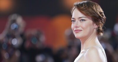 Copertina di “Instagram? Ho troppa paura per la mia salute mentale per impegnarmi in quel modo. Ma sto spendendo un sacco di soldi su Substack”: così Emma Stone