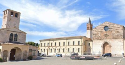 Copertina di Lite per i cani degenera, accoltellamento a Foligno: l’aggressore è un noto ingegnere e dirigente comunale