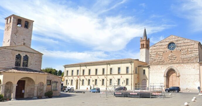 Lite per i cani degenera, accoltellamento a Foligno: l’aggressore è un noto ingegnere e dirigente comunale