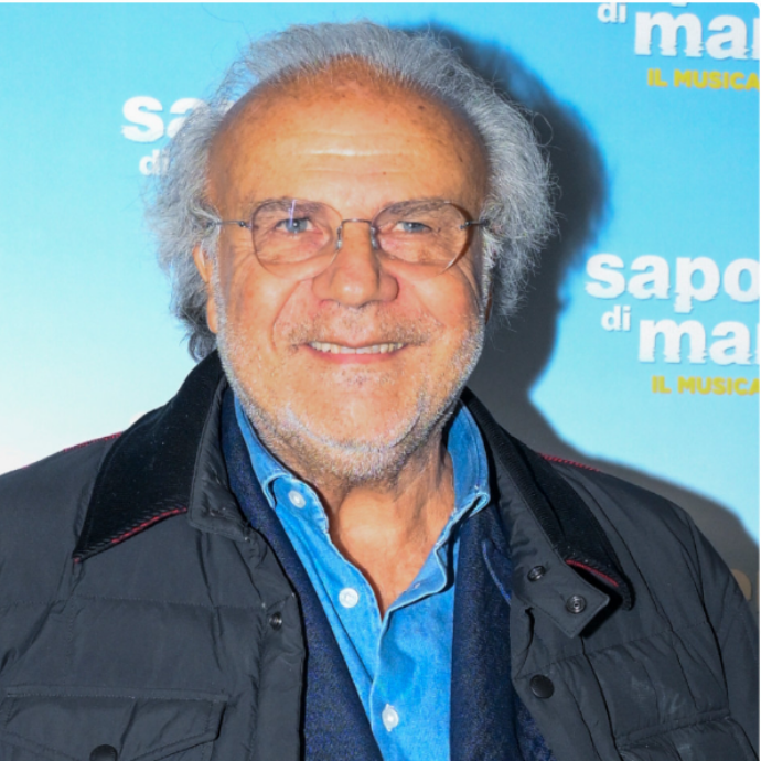 “Spero mi tenga, ormai faccio parte dell’arredamento”: così Jerry Calà su Armani che compra La Capannina