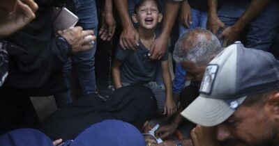 Copertina di Israele intensifica i raid e vuole bloccare gli aiuti. Ue divisa sulle misure contro Netanyahu, Kallas: “Così non abbiamo voce, si perde la fiducia”