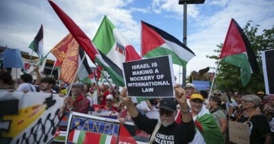 Copertina di Festival di Venezia, in 5mila al corteo pro Palestina. Chi c'era: da Fanelli a Zero Calcare - "Il governo non invii più armi a Israele" (video)