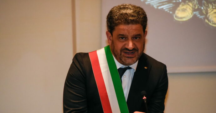 Casal di Principe: coprifuoco da mezzanotte alle sei per gli under 14