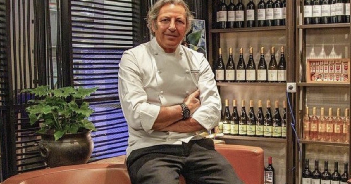 “I giovani? Non sono scansafatiche, non accettano certi ritmi che abbiamo sostenuto noi. Un ristorante di proprietà? Mai più”: parla Filippo La Mantia “I giovani? Non sono scansafatiche, non accettano certi ritmi che abbiamo sostenuto noi. Un ristorante di proprietà? Mai più”: parla Filippo La Mantia