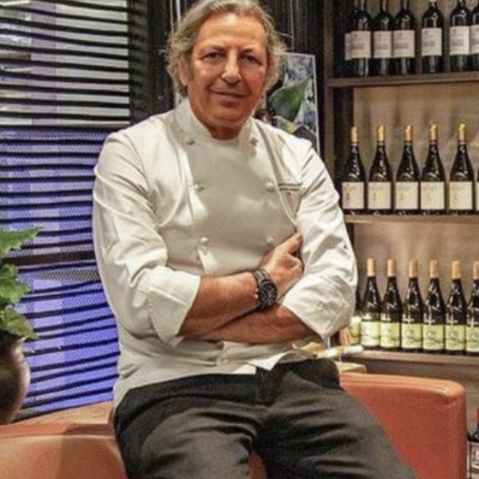 “I giovani? Non sono scansafatiche, non accettano certi ritmi che abbiamo sostenuto noi. Un ristorante di proprietà? Mai più”: parla Filippo La Mantia