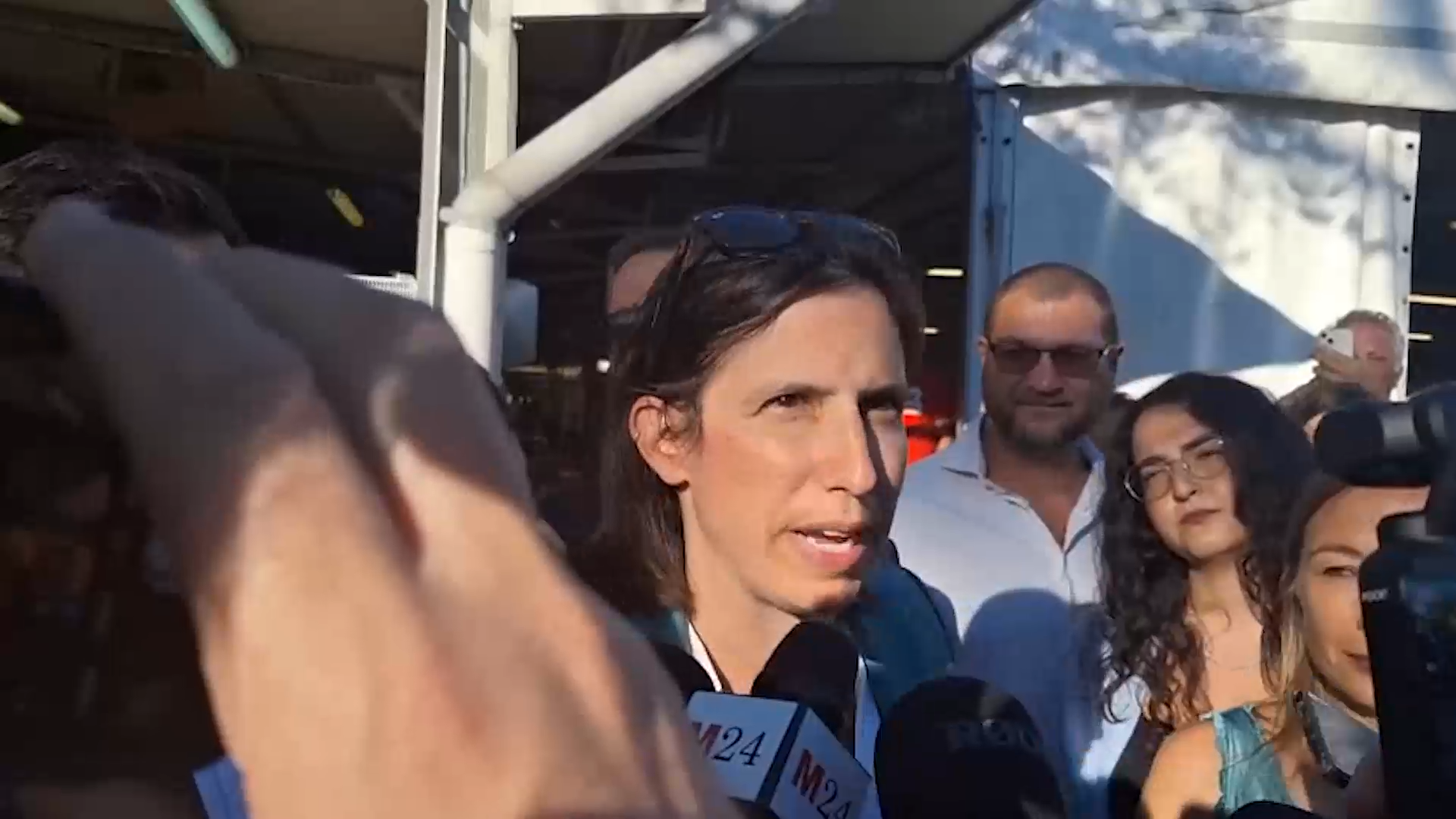 Schlein: “Meloni cosa fa per fermare il massacro a Gaza? Sospenda la collaborazione militare con Israele” – Video Schlein: “Meloni cosa fa per fermare il massacro a Gaza? Sospenda la collaborazione militare con Israele” – Video