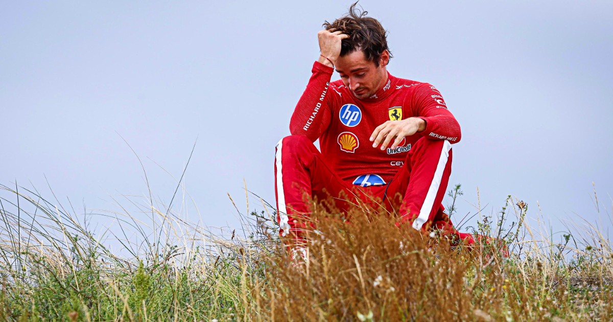 Solo, triste, a fissare il vuoto: le foto che mostrano tutta la disperazione di Leclerc dopo il Gp d’Olanda
