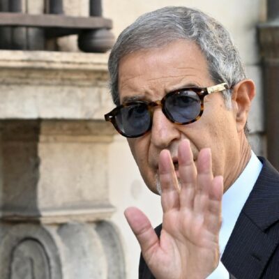 Copertina di Musumeci insulta i magistrati (e i cronisti): “Sono dei killer”