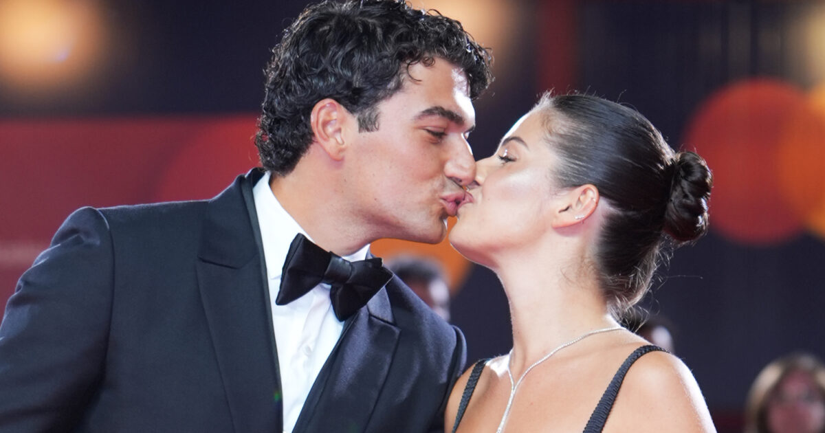 “Mare Fuori è semplicemente un percorso finito. Sono convinto che sarò anche migliore come attore, grazie alla mia fidanzata Maddalena”: così Giacomo Giorgio “Mare Fuori è semplicemente un percorso finito. Sono convinto che sarò anche migliore come attore, grazie alla mia fidanzata Maddalena”: così Giacomo Giorgio