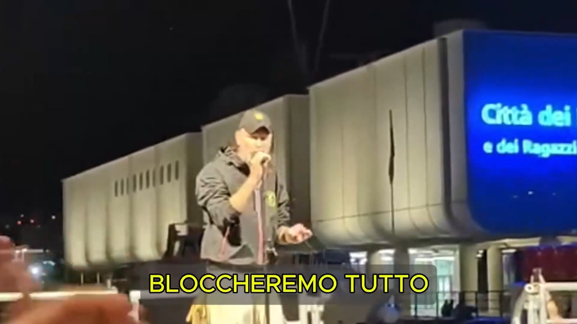 “Se Israele tocca i nostri ragazzi, blocchiamo tutto”: il discorso del camallo a Genova prima della partenza della Sumud Flotilla