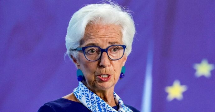 “Pericoloso far cadere i governi”. Lagarde dà una mano a Macron