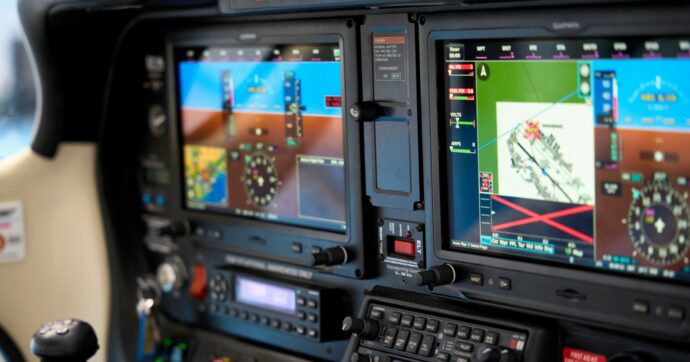 “Oscurato il gps del volo di VdL”. Ma le interferenze non sono per lei