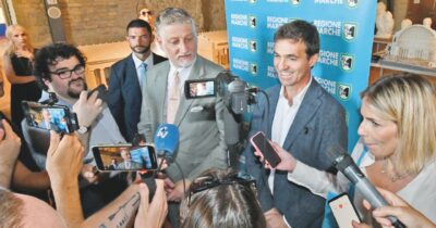 Copertina di Zes, prof e aerei: gli spot di governo pro Acquaroli